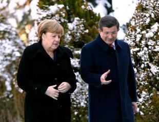 Merkel calls Davutoğlu ahead of EU summit to discuss Syria, illegal migration