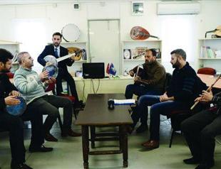 Refugee musicians play in Turkey’s camps