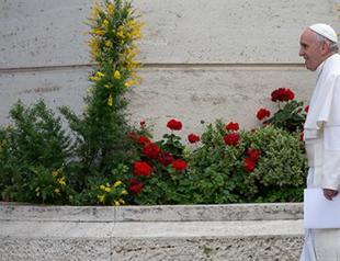 Pope rules out early resignation for French cardinal in pedophilia storm