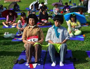 S Koreans shun smartphones in space-out competition