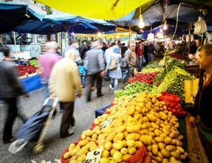 Turkish consumer confidence up slightly in May