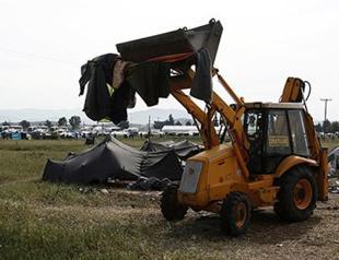Greece starts evacuating squalid Idomeni migrant camp