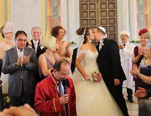 First Jewish wedding at historical synagogue in northwest Turkey in 41 years