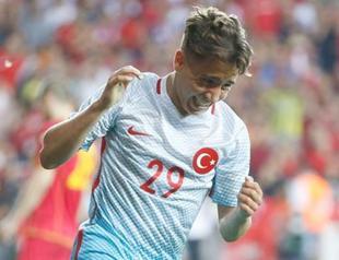 ‘Wonderkid’ Emre Mor shines for Turkey before Euro 2016