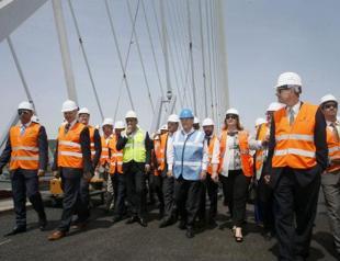 65 consuls-general visit third Bosphorus bridge with Istanbul mayor