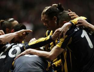 Wounded Fenerbahçe sets sights on Galatasaray derby