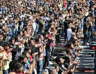 Followers of Iraqi cleric Sadr rally near Baghdad’s Green Zone