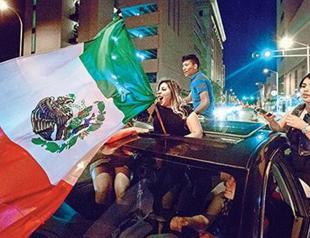 Anti-Trump protesters hurl rocks as Trump wins Washington primary