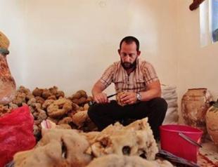 Bodrum sea sponge collector readies for summer