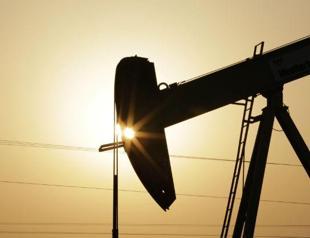 Qatar says Iran invited to talks on oil output freeze