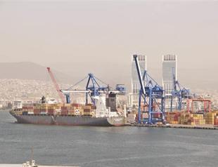 Turkey’s foreign trade gap declines due to oil plunge, rise in gold exports