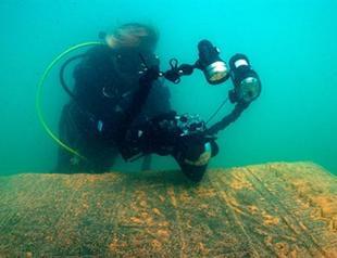 Historic gravestones found under Lake Van
