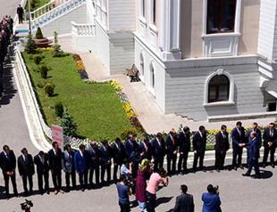 Local officials form meters-long queue to greet new governor in Turkeys east