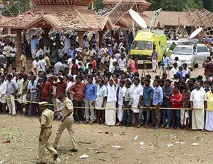 India temple fire kills over 100 people watching fireworks