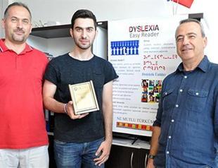 Turkish university student develops easy reader for dyslexia patients