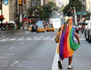 New York dedicates Gay Pride to Orlando massacre
