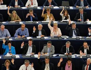 EU parliament backs new border force