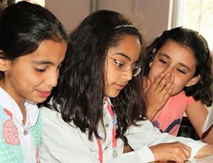 Watching TV is the top activity among Turkish teenage girls, TÜİK says