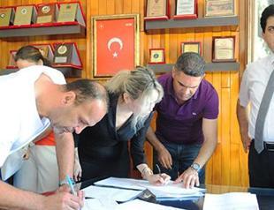 Kemer mayor resigns from MHP amid rift over house offer to family of Russian jet pilot