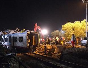Mourners identify dead in Italy train collision