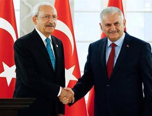 Turkish PM meets opposition leaders, calls for calm after coup attempt