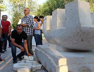 Memorial statue for dead refugee children defaced in Turkey’s south