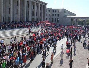Turkey’s political parties in solidarity after coup attempt