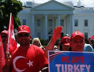 US Muslims, Turks gather in Washington to protest attempted coup in Turkey