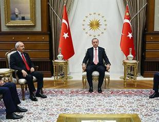 Erdoğan welcomes party leaders in rare meeting