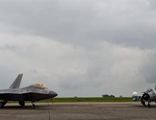 US begins F-22 fighter deployment to reassure NATO allies facing Russia