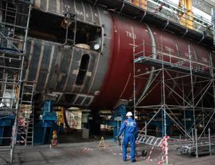 France wins ‘momentous’ $39 bln Australia submarine contract