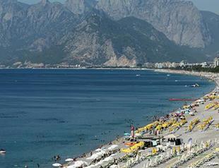 Turkish tourist arrivals plummet 40 percent in June, biggest drop in 22 years