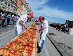 Home of pizza smashes record with mile-long margherita