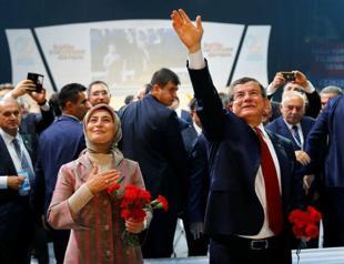Davutoğlu bids farewell, urges AKP on political corruption