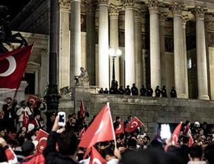 Austrian far right concerned by Turkish anti-coup rallies