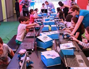 Vodafone foundation launches campaign to teach coding to Turkish children