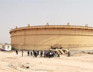 Iraq plans to sell oil through Iran if talks with Kurds fail