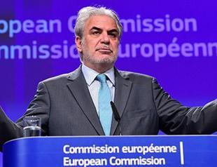 EU to give debit cards to refugees in Turkey