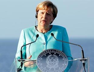‘Can’t beat migrant smugglers without Turkey,’ says Merkel