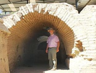 Well-preserved bath structure found