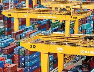 Half of giant Hanjin container fleet denied port access after firm’s collapse