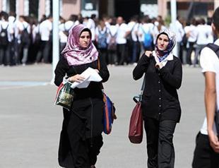 Why do (Turkish) women have to choose between clichés