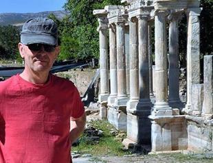 A life dedicated to Aphrodisias