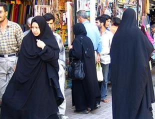 Iran shuts 800 shops for selling unconventional coats
