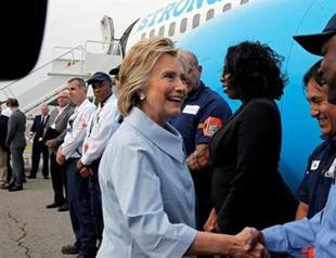 Clinton, Trump kick off their race to election finish