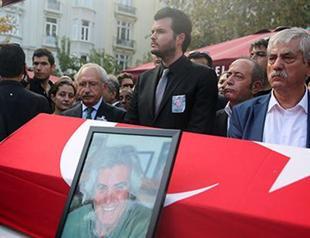 Thousands bid farewell to Akan