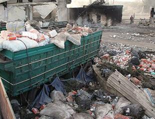 UN suspends Syrian aid after air strike on convoy