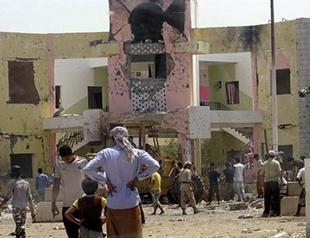 ‘ISIL suicide bomber’ kills 71 army recruits in Yemen