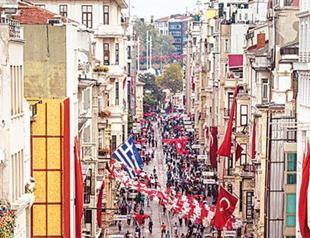 Hotel occupancy rates in Istanbul plunge under 40 pct while Antalya sustained by local tourists: Association