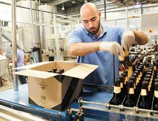 Reviving old traditions, Arab beer brewers make their mark